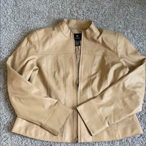 Selling this beautiful leather jacket.